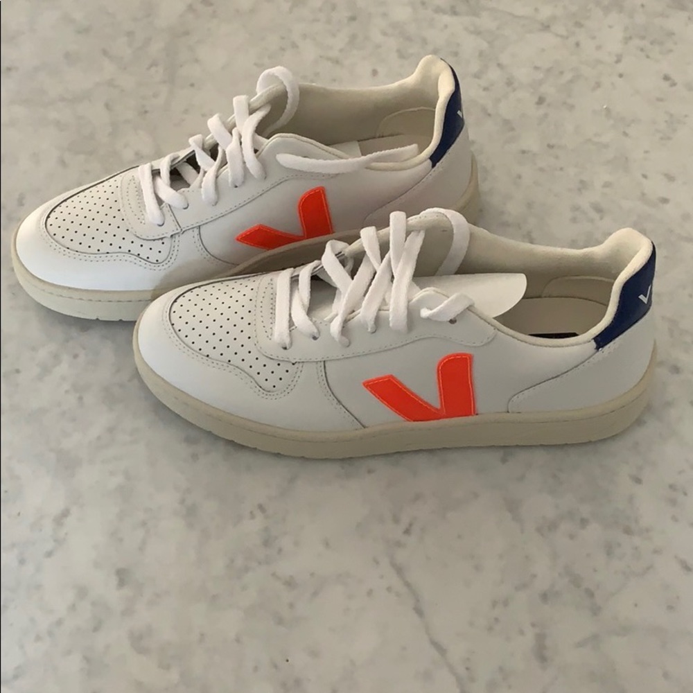 Veja Leather V-10 sneakers - Neon!
